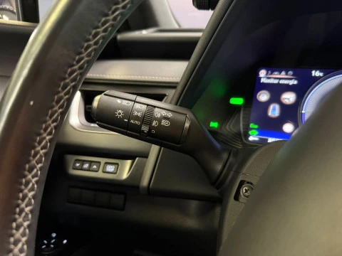 Lexus UX 2.0 250h Business