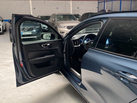 Volvo V60 familiar 2.0 T6 RECHARGE R-DESIGN AUTO 4WD 5P