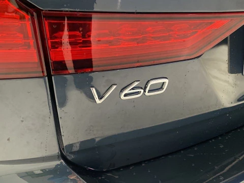 Volvo V60 familiar 2.0 T6 RECHARGE R-DESIGN AUTO 4WD 5P