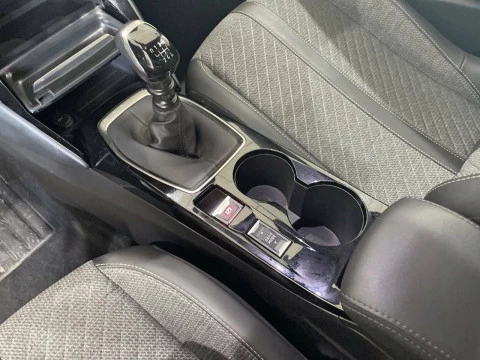 Peugeot 2008 Allure Puretech 100 S&S 6 Vel. MAN