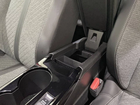 Peugeot 2008 Allure Puretech 100 S&S 6 Vel. MAN