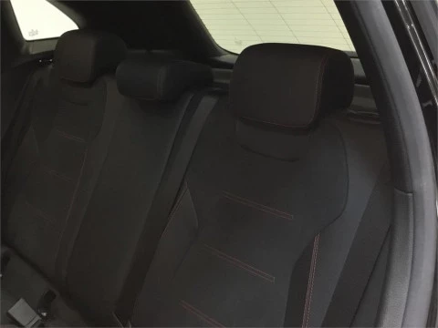 Mercedes-Benz GLA 220 D 4MATIC