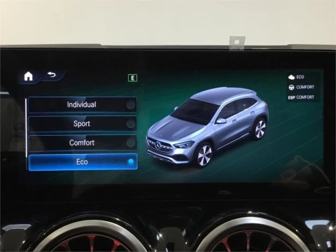 Mercedes-Benz GLA 220 D 4MATIC