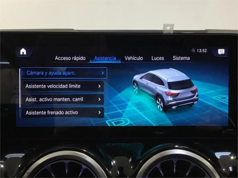 Mercedes-Benz GLA 220 D 4MATIC