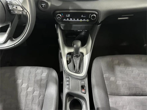 Toyota Yaris ACTIVE PLUS