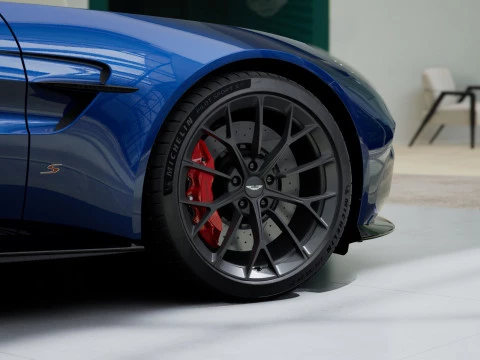 Aston Martin Vantage S Coupe 680 CV