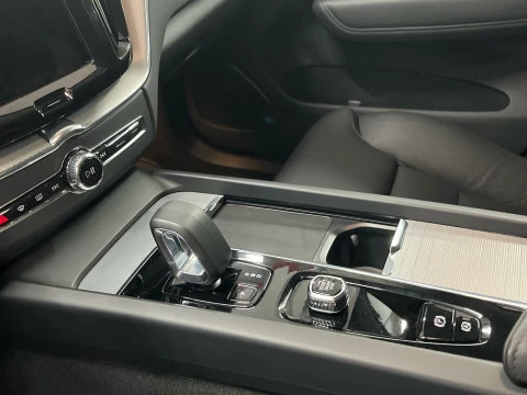 Volvo XC60 XC60 Plus, T6 eAWD H?brido enchufable, El+ctrico/Gasolina, Dark