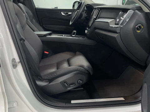 Volvo XC60 XC60 Plus, T6 eAWD H?brido enchufable, El+ctrico/Gasolina, Dark