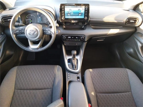 Toyota Yaris 5 Puertas Active Tech 120H Automático (e-CVT)