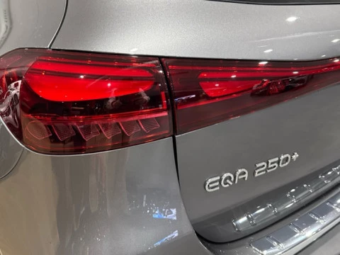 Mercedes-Benz EQA  250+