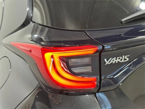 Toyota Yaris 5 Puertas Style 120H Automático (e-CVT)