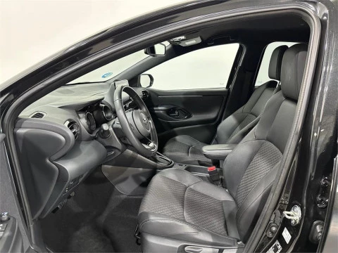 Toyota Yaris 5 Puertas Style 120H Automático (e-CVT)