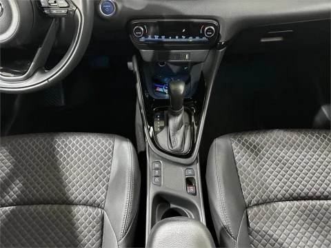 Toyota Yaris 5 Puertas Style 120H Automático (e-CVT)