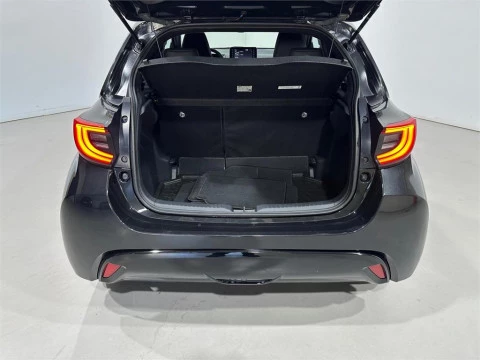 Toyota Yaris 5 Puertas Style 120H Automático (e-CVT)