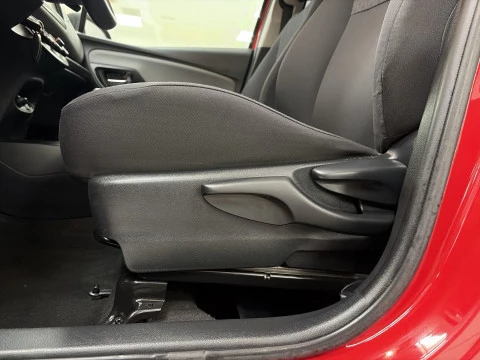 Toyota Yaris 100 Active 73 kW (99 CV)