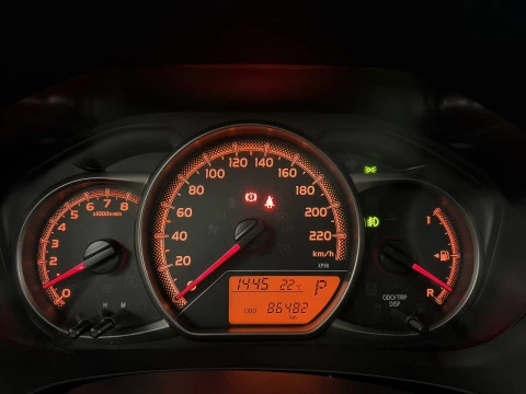 Toyota Yaris 100 Active 73 kW (99 CV)