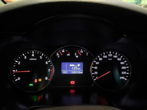 Kia Carens 1.6 GDi UEFA Euro 2016 Eco-Dynamics 99 kW (135 CV)