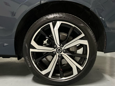 Volvo XC60 2.0 T6 RECHARGE ULTRA DARK AUTO 4WD 350 5P