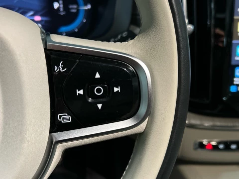 Volvo XC60 2.0 T6 RECHARGE ULTRA DARK AUTO 4WD 350 5P