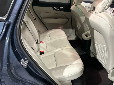 Volvo XC60 2.0 T6 RECHARGE ULTRA DARK AUTO 4WD 350 5P