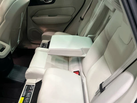 Volvo XC60 2.0 T6 RECHARGE ULTRA DARK AUTO 4WD 350 5P