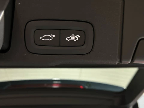 Volvo XC60 2.0 T6 RECHARGE ULTRA DARK AUTO 4WD 350 5P