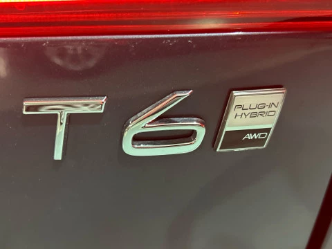 Volvo XC60 2.0 T6 RECHARGE ULTRA DARK AUTO 4WD 350 5P