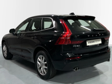 Volvo XC60 2.0 B4 D MOMENTUM AUTO 4WD 197 5P