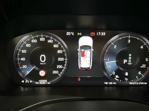 Volvo XC60 2.0 B4 D MOMENTUM AUTO 4WD 197 5P