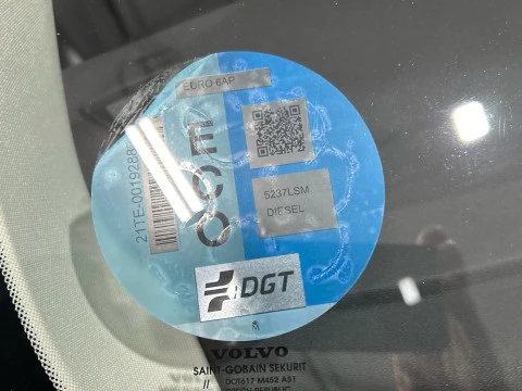 Volvo XC60 2.0 B4 D MOMENTUM AUTO 4WD 197 5P