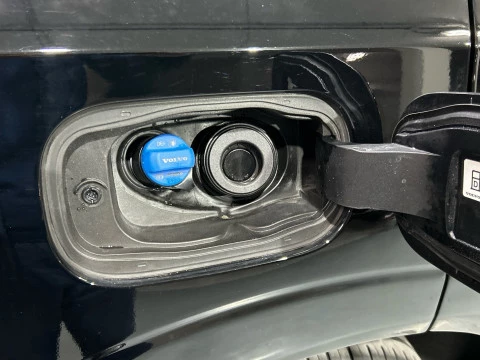 Volvo XC60 2.0 B4 D MOMENTUM AUTO 4WD 197 5P