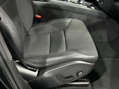 Volvo XC60 2.0 B4 D MOMENTUM AUTO 4WD 197 5P