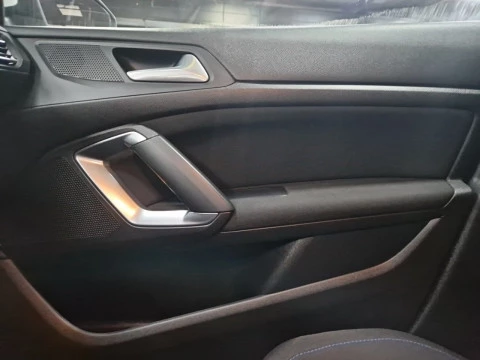 Peugeot 308 5p Style BlueHDi 75KW (100CV)