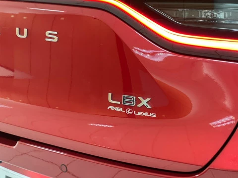 Lexus LBX 1.5 136cv HEV Elegant+