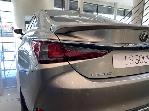 Lexus ES 2.5 300h Premium