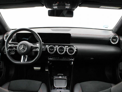 Mercedes-Benz CLA 200 MHEV