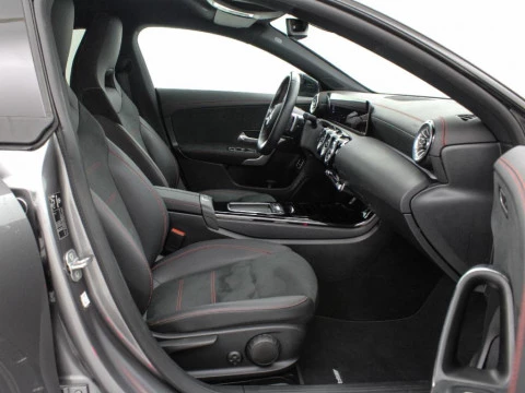 Mercedes-Benz CLA 200 MHEV