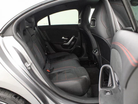 Mercedes-Benz CLA 200 MHEV