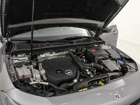 Mercedes-Benz CLA 200 MHEV