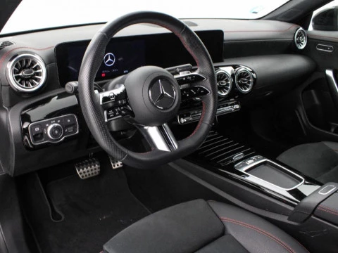 Mercedes-Benz CLA 200 MHEV
