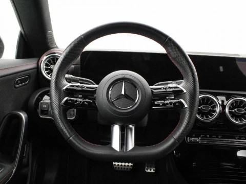 Mercedes-Benz CLA 200 MHEV