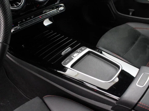 Mercedes-Benz CLA 200 MHEV