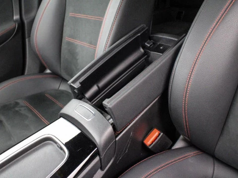 Mercedes-Benz CLA 200 MHEV