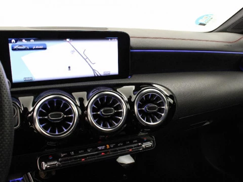 Mercedes-Benz CLA 200 MHEV