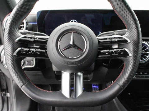 Mercedes-Benz CLA 200 MHEV