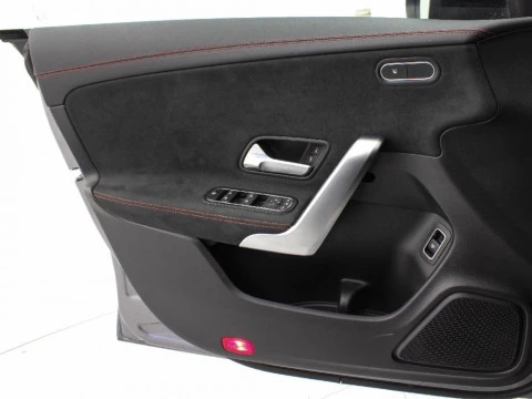 Mercedes-Benz CLA 200 MHEV