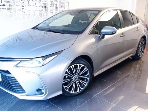 Toyota Corolla 1.8 125H FEEL! E-CVT SEDAN Toyota Corolla 1.8 125H FEEL! E-CVT SEDAN