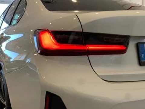 BMW 330 330E BERLINA