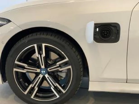 BMW 330 330E BERLINA