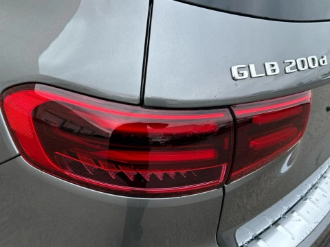 Mercedes-Benz GLB  200 d